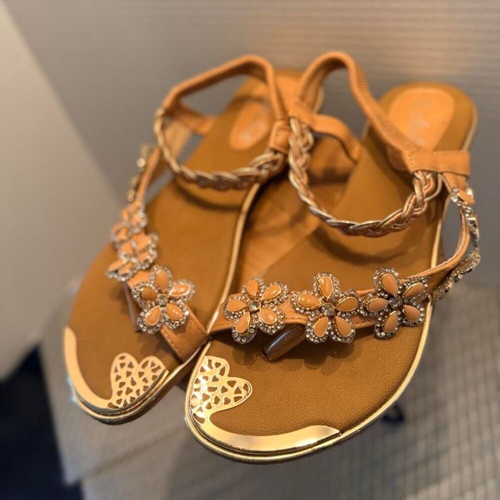Women's Tan and Gold floral embellishment Sandals, Size 10